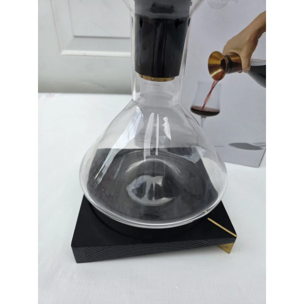 Rabbit Premium Wine Decanter with Sediment Strainer and Integrated Aerator
